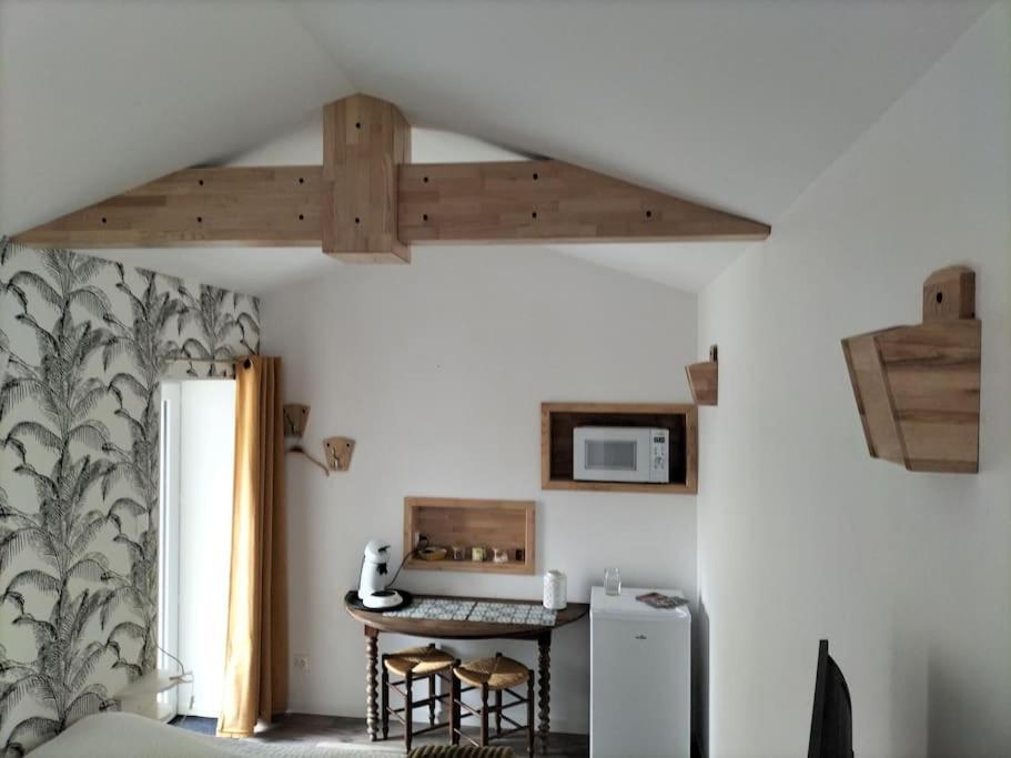 Logement Entier 3 Pieces Et Terrasse Mazieres-en-Gatine Bagian luar foto